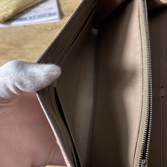 Louis Vuitton vintage Capucines Long Wallet in Magnolia Pink leather - Picture 10 of 15